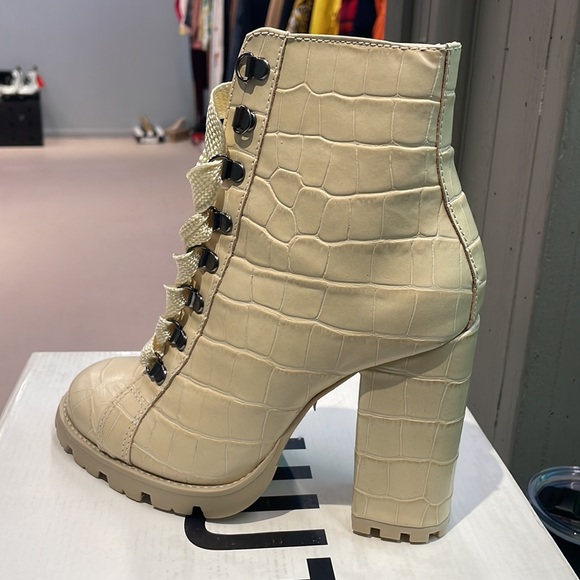 Schutz booties - Picture 3 of 5